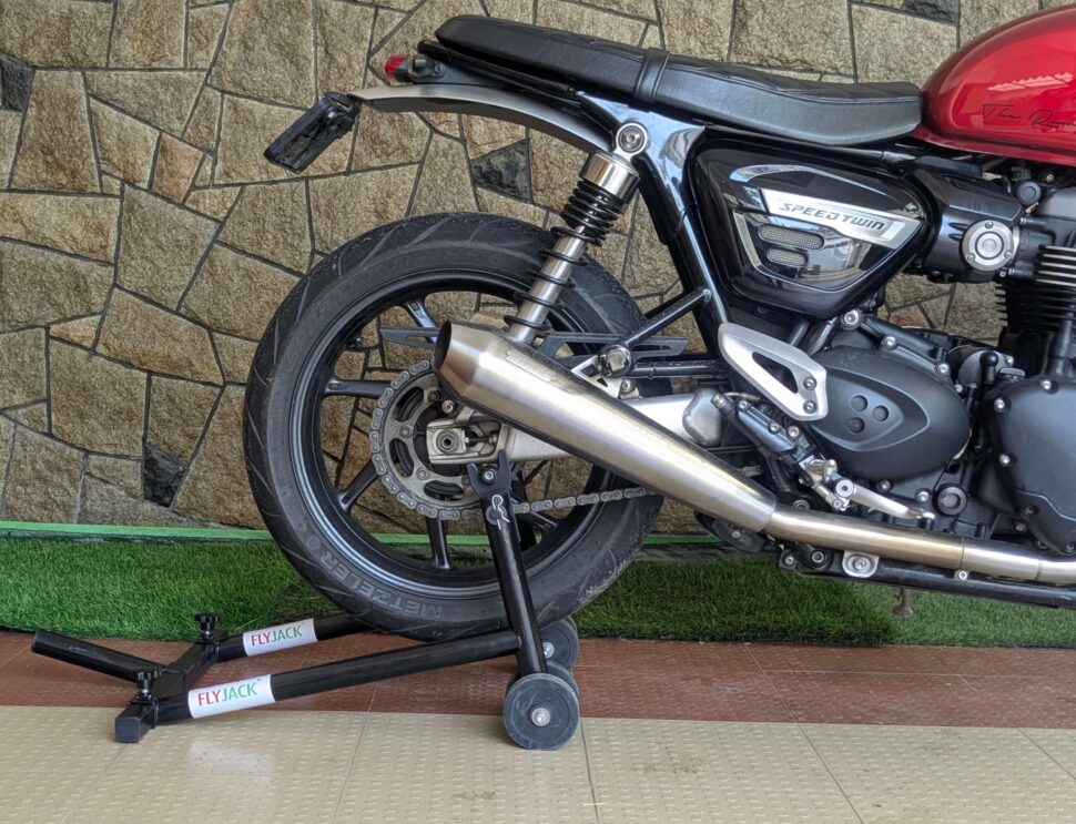 Paddock stand, rear paddock,